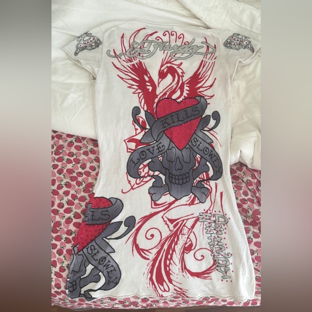 Ed Hardy White and Gray Graphic Tee - Picture 2 of 3